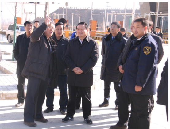 省委副書記、省長(zhǎng)郝鵬視察青海曹家堡保稅物流中心