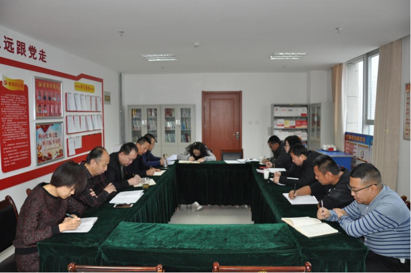 銘記&ldquo;生命線&rdquo;、分清&ldquo;是非線&rdquo; 修筑&ldquo;防腐線&rdquo;、不踩&ldquo;高壓線&rdquo;