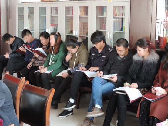 青海物產(chǎn)朝陽物流開發(fā)投資有限公司召開&ldquo;黨的十九大精神專題學(xué)習(xí)月&rdquo;活動動員部署會